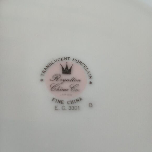 Vintage Royalton China Co. Translucent Porcelain 9” Dinner Plates E.G. 3301 - Picture 3 of 5